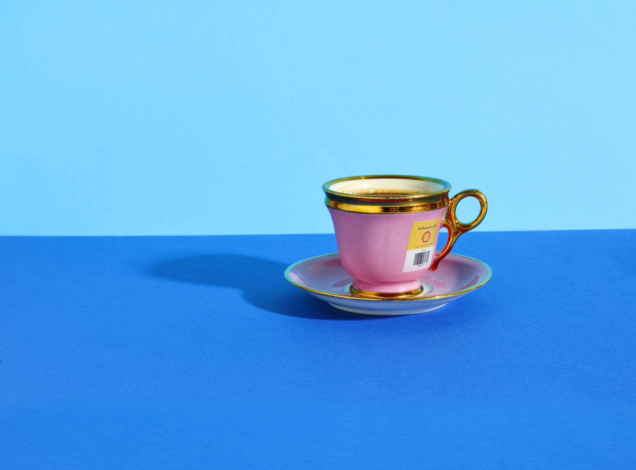 Hauskat ja huomiota herättävät kahvikupit seikkailevat sovelluksen markkinointimateriaalissa sloganilla "Tuo ja käytä haluamaasi kuppia!"